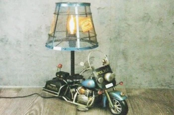 Dekoratif Metal Polis Motosikletli Abajur ürün görseli 1