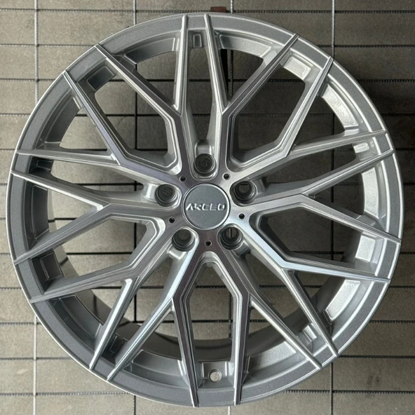 5*112*19*9.5 ET45 CH73.1 HYPER BLACK ARCEO VALENCİA JANT ürün görseli 1