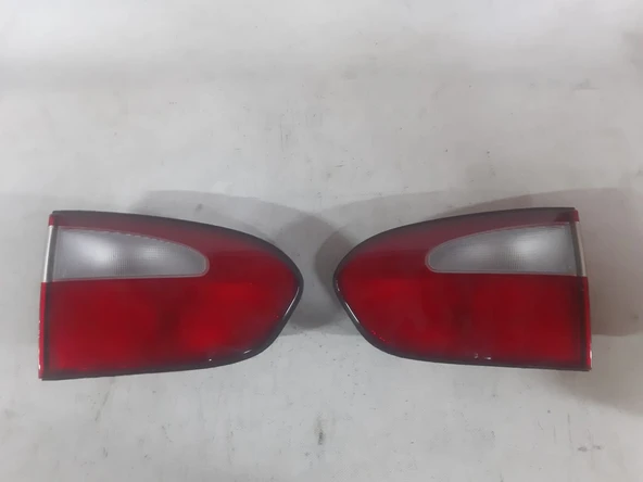 İKİ ADET FİYATIDIR Hyundai Starex Minibüs Panelvan 1999 MODEL Stop Lambası DIŞ lar hariç ve iki adet iç stop fiyatıdır ürün görseli 1