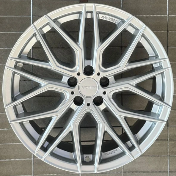 5*100*18*8.0 ET35 CH57.1 HYPER SİLVER ARCEO VALENCİA JANT ürün görseli 1