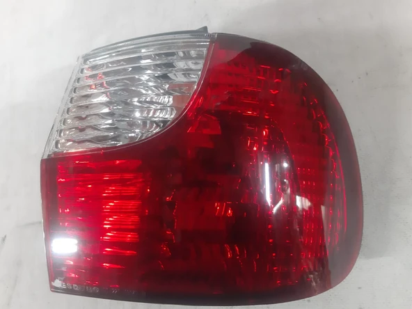 Hyundai Starex Minibüs Panelvan Stop Lambası SAĞ DIŞ YOLCU TARAFI FARKLI RENK ürün görseli 1