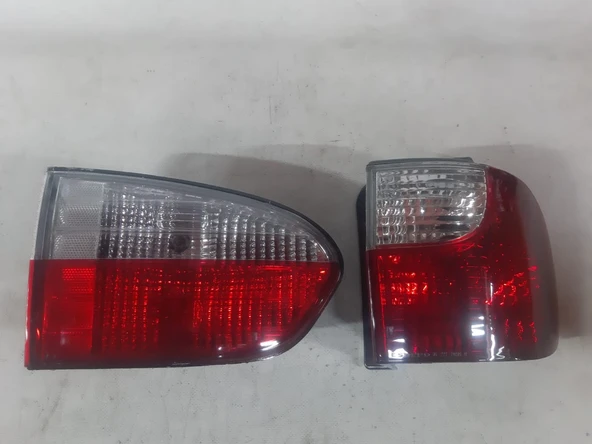 Hyundai Starex Minibüs Panelvan Stop Lambası EKSİK SOL İÇ VAR VE SAĞ DIŞ VAR RENGİ KOYU FARKLI DIR ürün görseli 1