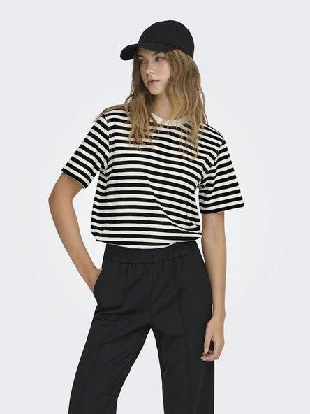 Only Lıvvına Çizgili Regular Fit Kadın Tişört 15272227 ürün görseli 1