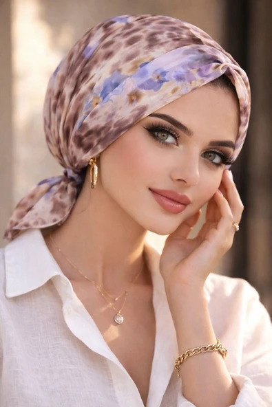 Bej Batik Çiçek Desen Tül Tokalı Bone ürün görseli 1