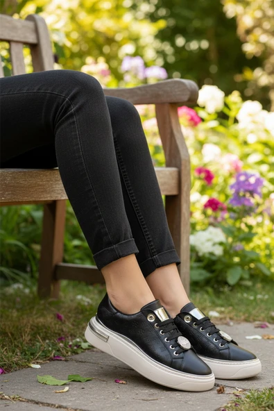 Siyah Bağcıklı Taş İşlemeli Kadın Sneaker - Resim 3