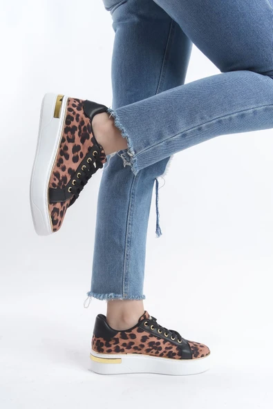 Kahverengi Bağcıklı Leopar Desenli Kadın Sneaker ürün görseli 1