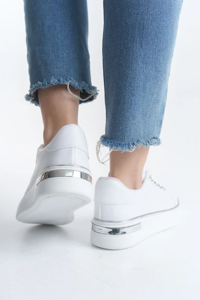 Beyaz Gümüş Bağcıklı Kadın Sneaker ürün görseli 1
