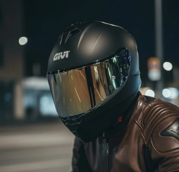Givi 50.x Mat Siyah Kapalı Motosiklet Kaskı Spectra Gold Camlı ürün görseli 1