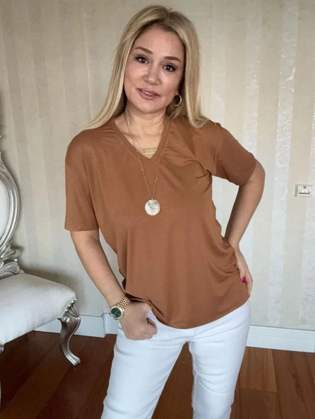 Kadın Kısa Kollu V Yaka Bluz ürün görseli 1