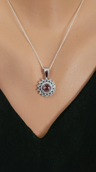 925 Ayar Gümüş Rüzgar Gülü Model Sultanayt ve Baget Taşlı Kolye ürün görseli 1
