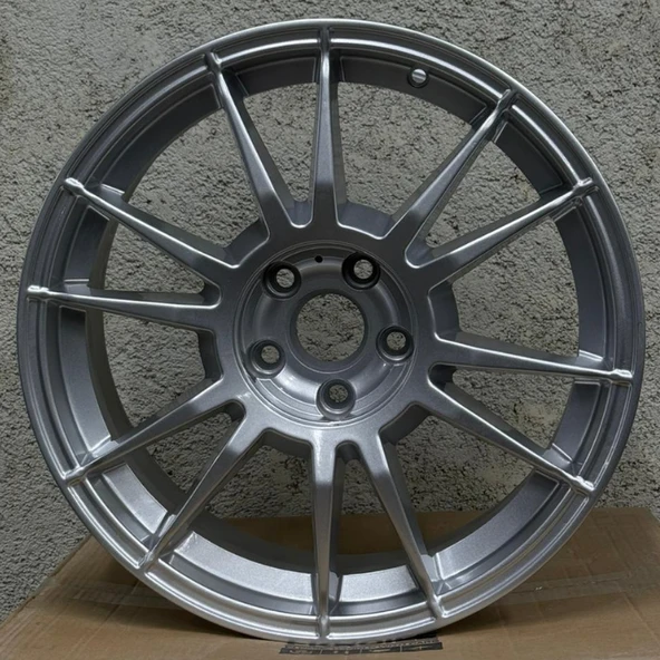 5*112*18*8.0 ET40 CH57.1 SİLVER STW822 ürün görseli 1