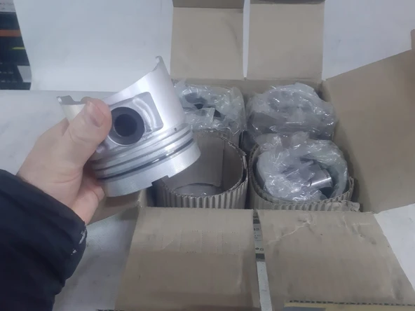 PİSTON 4 adet fiyatıdır ve sekmanlar hariçtir Hyundaı STAREX TCI 2500 motor Panelvan Minibüs ve Kamyonet  STD STANDART 91.10mm 8771134STD tipi triger kayışlı ve 8 subaplı ve 100HP modelin ürün görseli 1