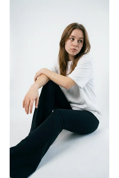 kadın Oversize Düz Beyaz Renk Bisiklet Yaka Basic Tişört - Resim 3