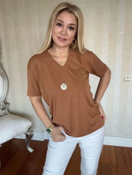 Kadın Kısa Kollu V Yaka Bluz ürün görseli 1