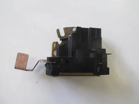 Fiat Ducato - Audi A7 1997-2002 Ön Kapı Kilidi Sağ Oem No: 9136. ürün görseli 1