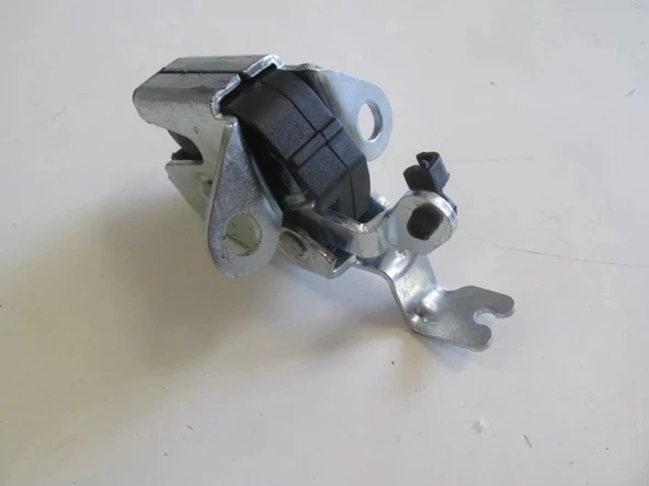 Fiat Fiorino 2008-2024 Bagaj Kilidi Üst Sağ - Sol Aynı (Adet) (Çift Kapı) (Oem No: 8726.X4) ürün görseli 1