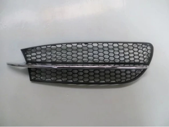 Alfa Romeo 147 2001-2005 Ön Tampon Panjuru Sol Siyah (Çıtası Nikelajlı) (Tw) (Adet) (Oem No:46557854) ürün görseli 1