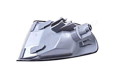 Audi A4 1996-1999 Sinyal Lambası Sağ (Oem No: 8D0953050) ürün görseli 1