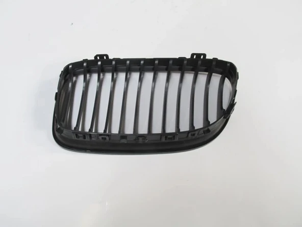 Bmw 3 Serisi 2009-2011 Ön Panjur Sağ Siyah (Tw) (Oem No: 51712146912) ürün görseli 1