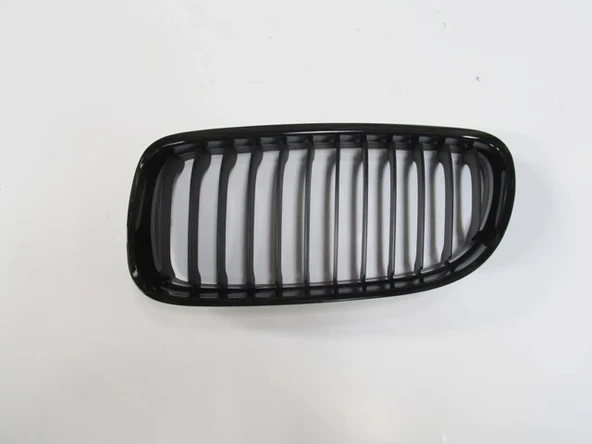 Bmw 3 Serisi 2009-2011 Ön Panjur Sol Siyah (Tw) (Oem No: 51712146911) ürün görseli 1