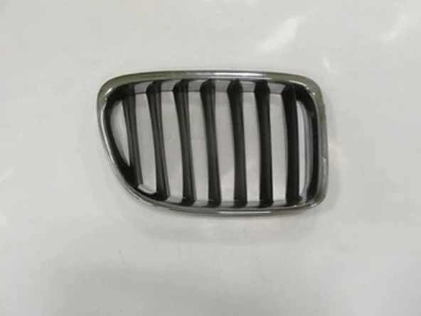 Bmw X1 2013-2015 Ön Panjur Sağ Nikelajlı - İç Petekleri Siyah (Adet) (Oem No:51112993306) ürün görseli 1