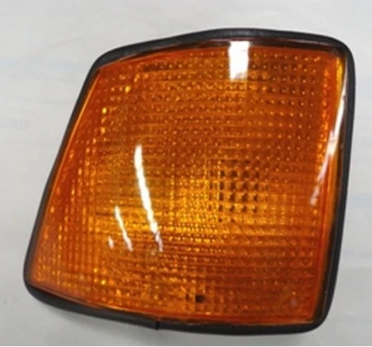 Bmw 7 Serisi 1988-1992 Ön Sinyal Sağ Sarı (Famella) (Adet) (Oem No:63131378337) ürün görseli 1