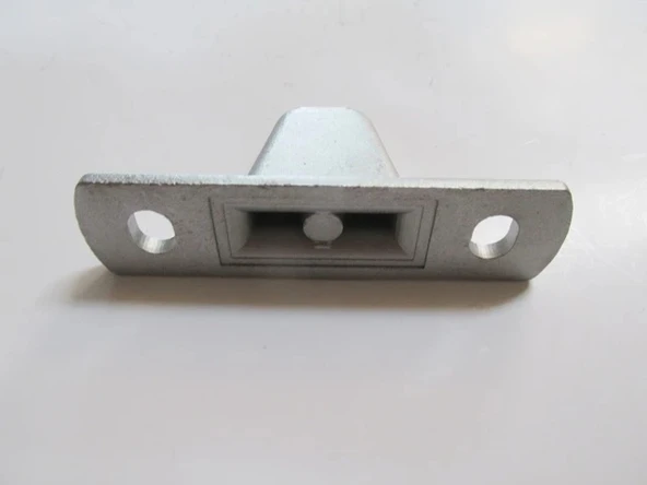 Fiat Doblo 2006-2010 Sürgülü Kapı Kilit Karşılığı Üst Adet (Oem No: 51715259) ürün görseli 1