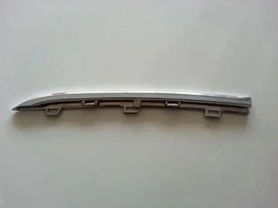 Fiat Linea 2012-2017 Ön Panjur Üst Çıtası Kısa Nikelajlı Sağ (Oem No: 735548053) ürün görseli 1