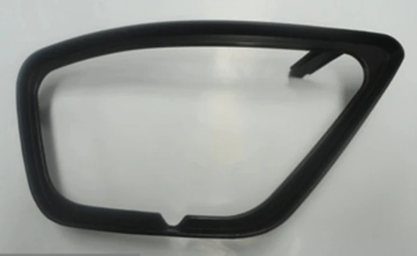 Ford Focus Sedan 2002-2005 Ve Hatchback Sis Lamba Kapağı Sağ Siyah Delikli (Isam) (Adet) (Oem No:1208010) ürün görseli 1