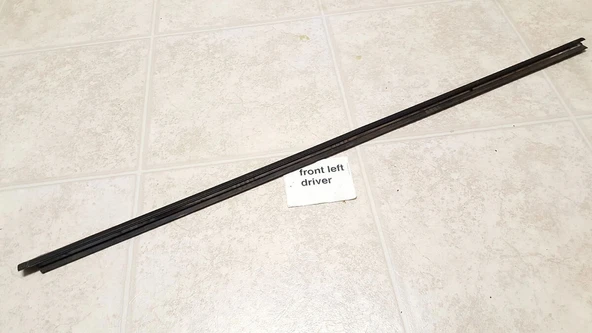 Honda Civic 1996-2000 Cam Sıyırıcı Ön Kapı Dış Sol (Siyah) (Oem No: 72450-S01-A01) ürün görseli 1