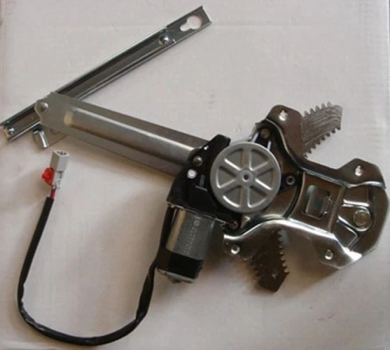 Honda Crv 1997-2001 Arka Cam Krikosu Sağ Elektrikli - Motorlu (Adet) (Oem No:72711S10J01) ürün görseli 1