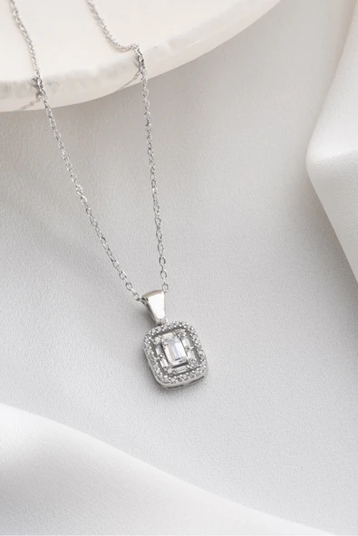 Two Arts Jewelry Kadın 925 Ayar Gümüş Kare Baget Taşlı Zirkon Kolye | Hediye Kutusunda Gümüş 45 cm ürün görseli 1