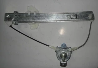 Hyundai Elantra 1998-2001 Ön Cam Krikosu Sol Manuel (Adet) (Oem No:8240129001) ürün görseli 1