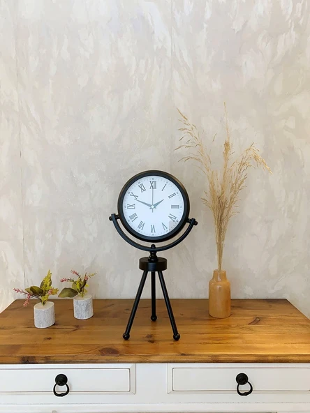 Norino Siyah Metal Mini Tripod Roma Rakamlı Masa Saati 45×26 cm ürün görseli 1