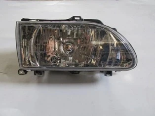 Kia Besta 1997-1999 Hi Minibüs Far Lambası Sağ (Bağlantı Plastiği İle Birlikte) (Şeffaf Cam) Famella (Adet) (Oem No:Ok37 ürün görseli 1