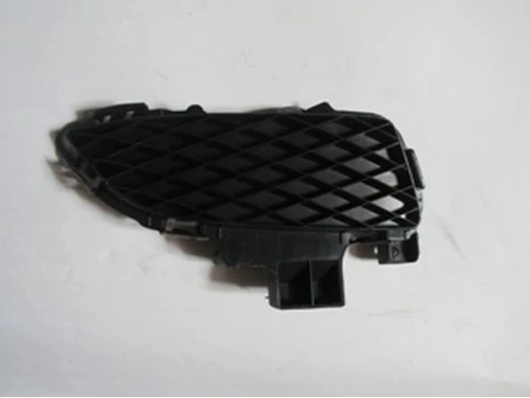 Mazda 3 Sedan 2003-2006 Sis Lamba Kapağı Sağ (Fpı) (Adet) (Oem No:Bn8V50C11) ürün görseli 1