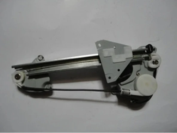Mazda 626 1992-1997 Arka Cam Krikosu Sağ Elektrikli - Motorlu 2 Fiş Li (Adet) (Oem No:Ga7C72560E) ürün görseli 1