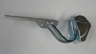 Mazda B2500 2001-2003 Pickup Kaput Menteşesi Sağ (Tyg) (Adet) (Oem No:Mz93015Ha1) ürün görseli 1