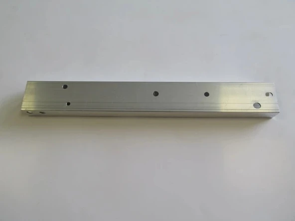Mercedes B Class 2012-2014 Ön Panel Bağlantı Braketi Sağ (Büyük) (Oem No: 2466280229) ürün görseli 1