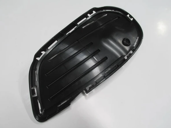 Mercedes C Class 2014-2017 Sis Lamba Kapağı Braketi Sağ Sensör Delikli (Amg)(Tw) (Oem No: 2058854123) ürün görseli 1