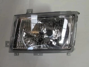 Mitsubishi Canter 2013-2023 Fuso Far Lambası Sol Elektrikli - Motorlu (A35-B35-B75-B85) (Famella) (Oem No: Mk581217) ürün görseli 1