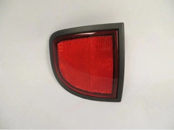 Mitsubishi L200 2006-2015 Pickup Arka Reflektör Sol Çamurluğa Takılan Amc (Oem No: 8355A015) ürün görseli 1