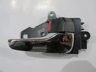 Mitsubishi Lancer 2008-2016 Ön Kapı İç Açma Kolu Sağ (Elceği Nikelajlı) (Tyg) (Oem No: 5716A-088Xa) ürün görseli 1