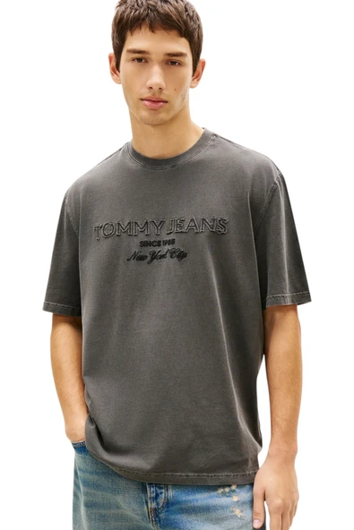 Tommy Hilfiger   TJM 90S NEW CLASSICS SS TEE Erkek Siyah T-Shirt - DM0DM22545 ürün görseli 1