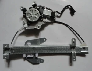 Nissan Maxima 2003-2006 A33 Arka Cam Krikosu Sağ Elektrikli - Motorlu 2 Fiş Li (Adet) (Oem No:827002Y010) ürün görseli 1