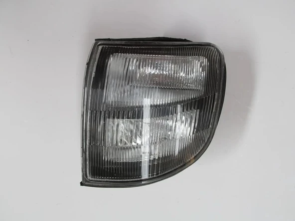 Mitsubishi Pajero 1998-2000 Ön Sinyal Sol Siyah (Casp) (Adet) (Oem No:Mr387543) ürün görseli 1