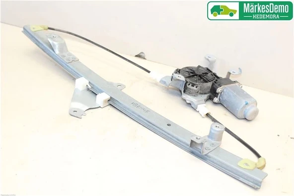 Nissan Navara 2006-2015 Cam Krikosu Elektrikli Arka Sağ (Oem No: 82700-3X30A) ürün görseli 1