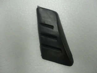 Nissan Sunny 1990-1994 B13 Arka Çamurluk Bandı Sağ Çizgili Tip Siyah (Yapıştırmalı) (Tyg) (Adet) (Oem No:7887250Y00) ürün görseli 1