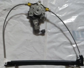 Renault Clio Sedan 1998-2001 Ön Cam Krikosu Sağ Elektrikli - Motorlu (Adet) (Oem No:7700842246) ürün görseli 1