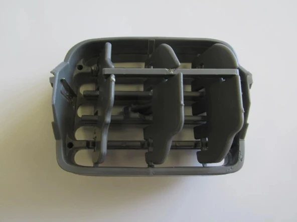 Renault Clio 2002-2008 Ön Göğüs Üfleme Peteği Sağ Gri Difizör (Oem No: 7702258376) ürün görseli 1